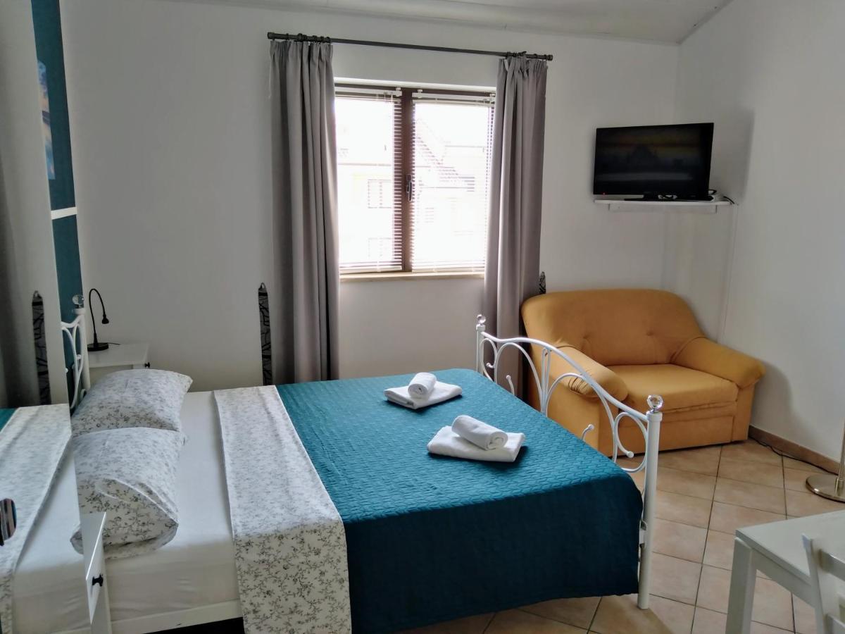 Guesthouse Mila Rovinj Bagian luar foto